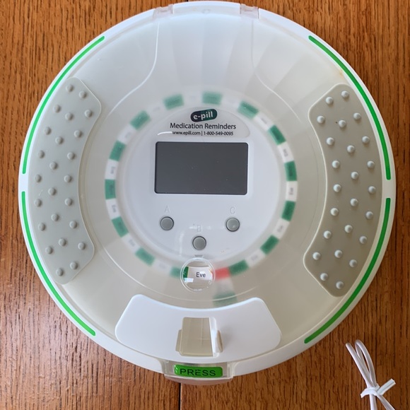 Live find automatic pill dispenser - Picture 7 of 8